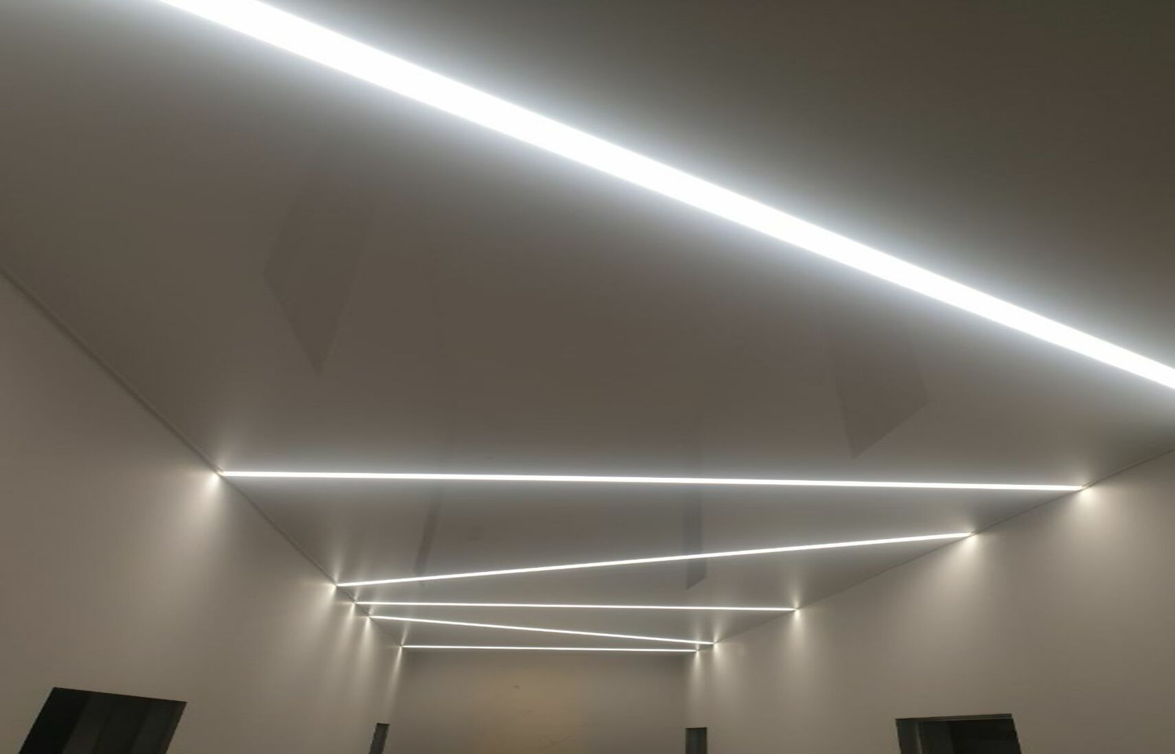 Šviesos linijos - Įtempiamos lubos